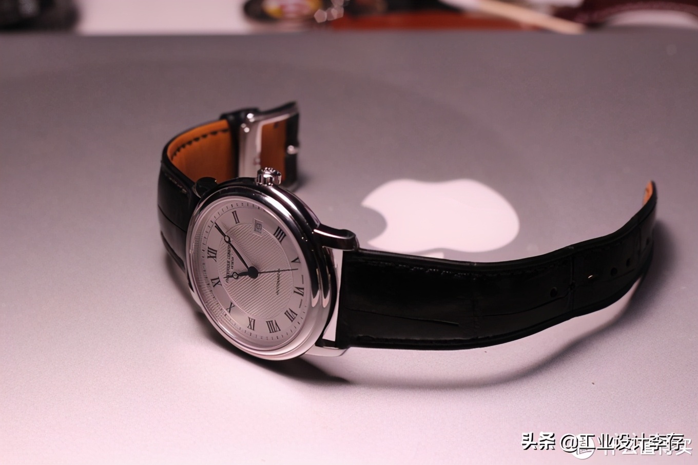 康斯登男表fc-303,康斯登fc303机芯