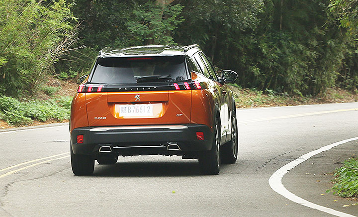 标致2008新老款对比,新款标致2008外观爆改