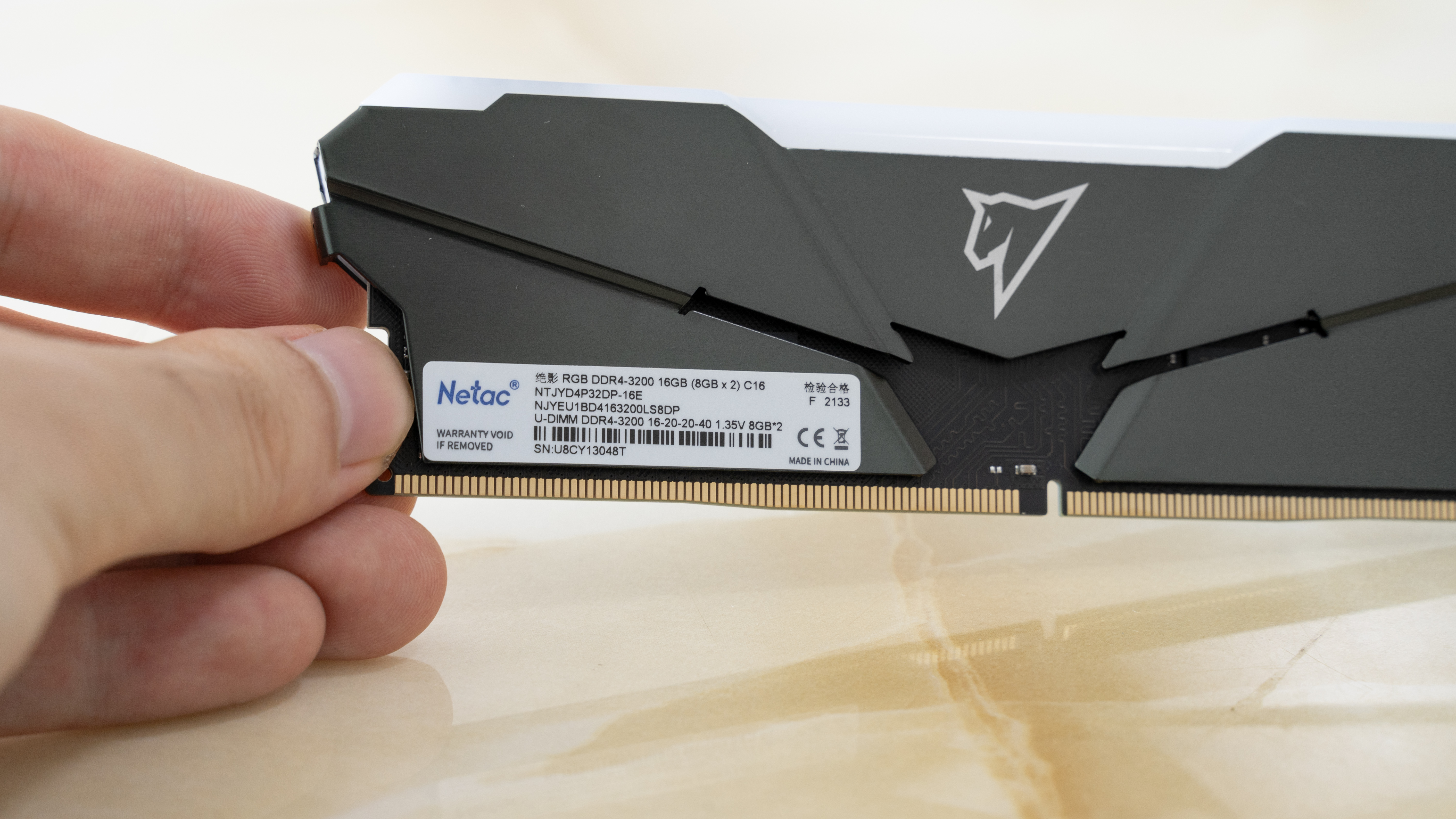 朗科绝影3200,朗科越影ddr4-320016gb内存评测