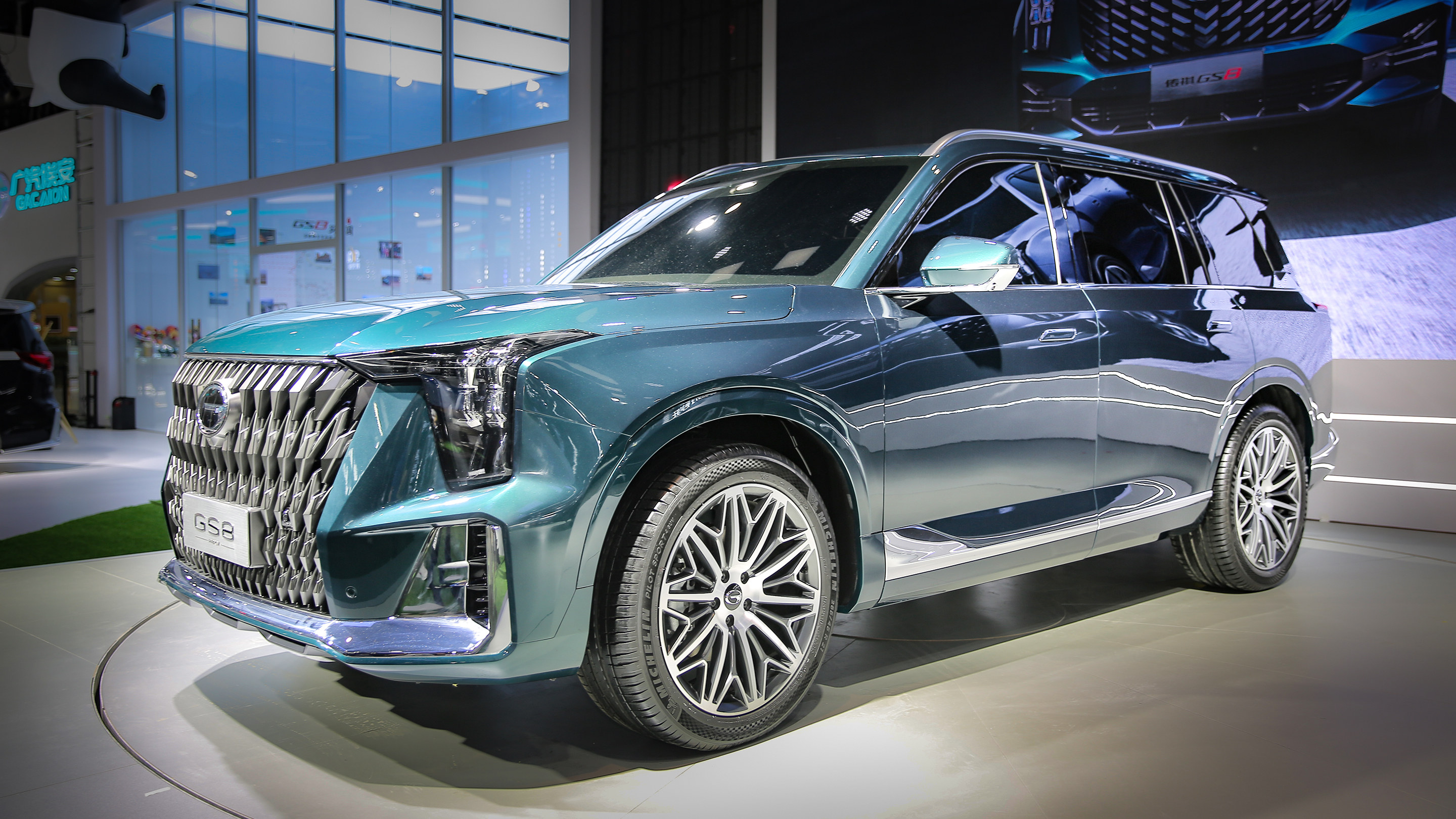 传祺gs8混动和汉兰达的一样吗,传祺gs8混动看起来有汉兰达大吗