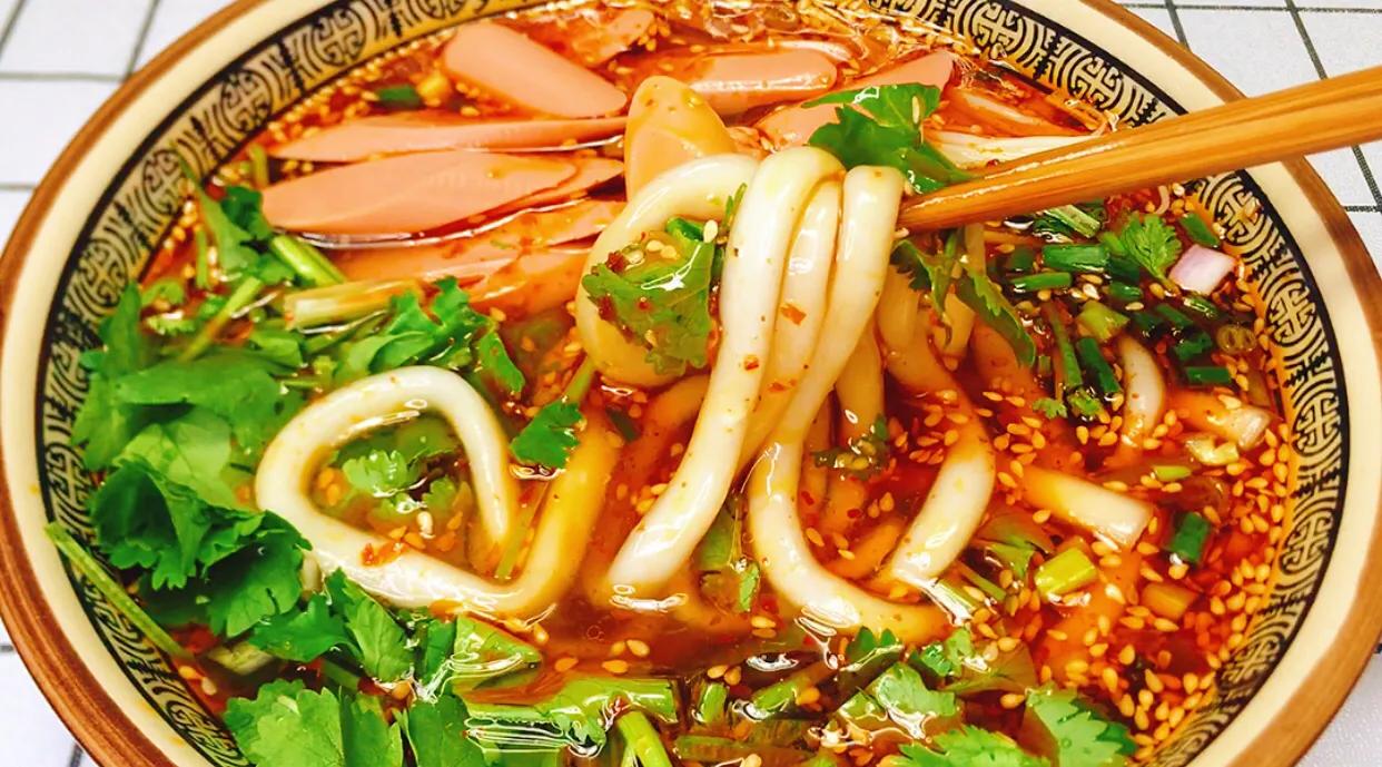 酸辣土豆粉做法简单易学经济实惠,酸辣土豆粉真的超级好吃