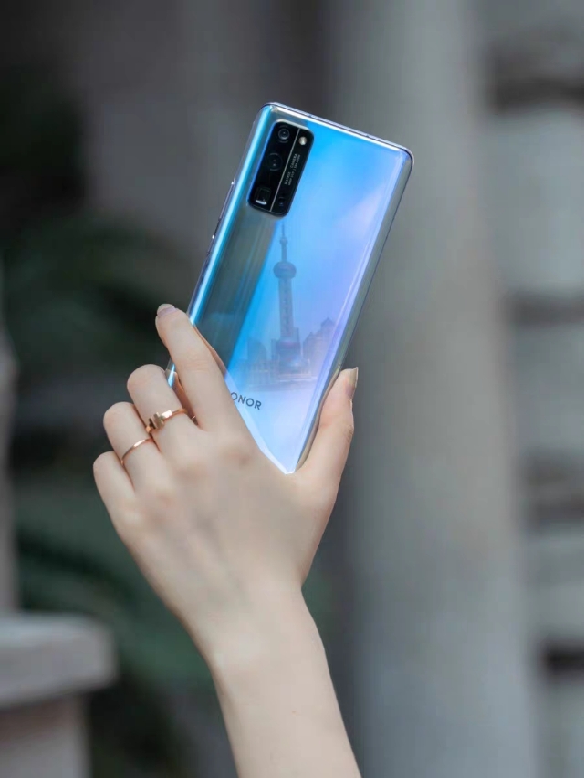 实体店跟网上买的差距,实体店和网上价格差别大能投诉吗