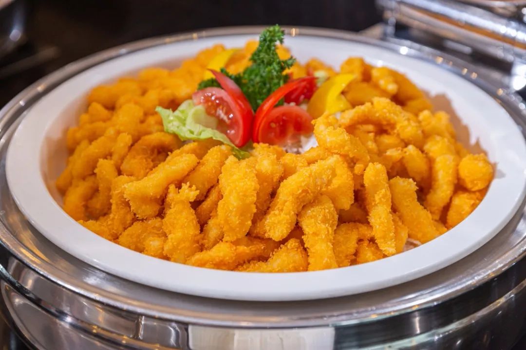 五一上海空中旋转餐厅自助餐,一家超有性价比的自助餐厅