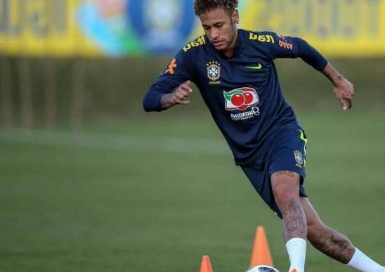 罗纳尔多和内马尔同场比赛,罗纳尔多齐名的前锋