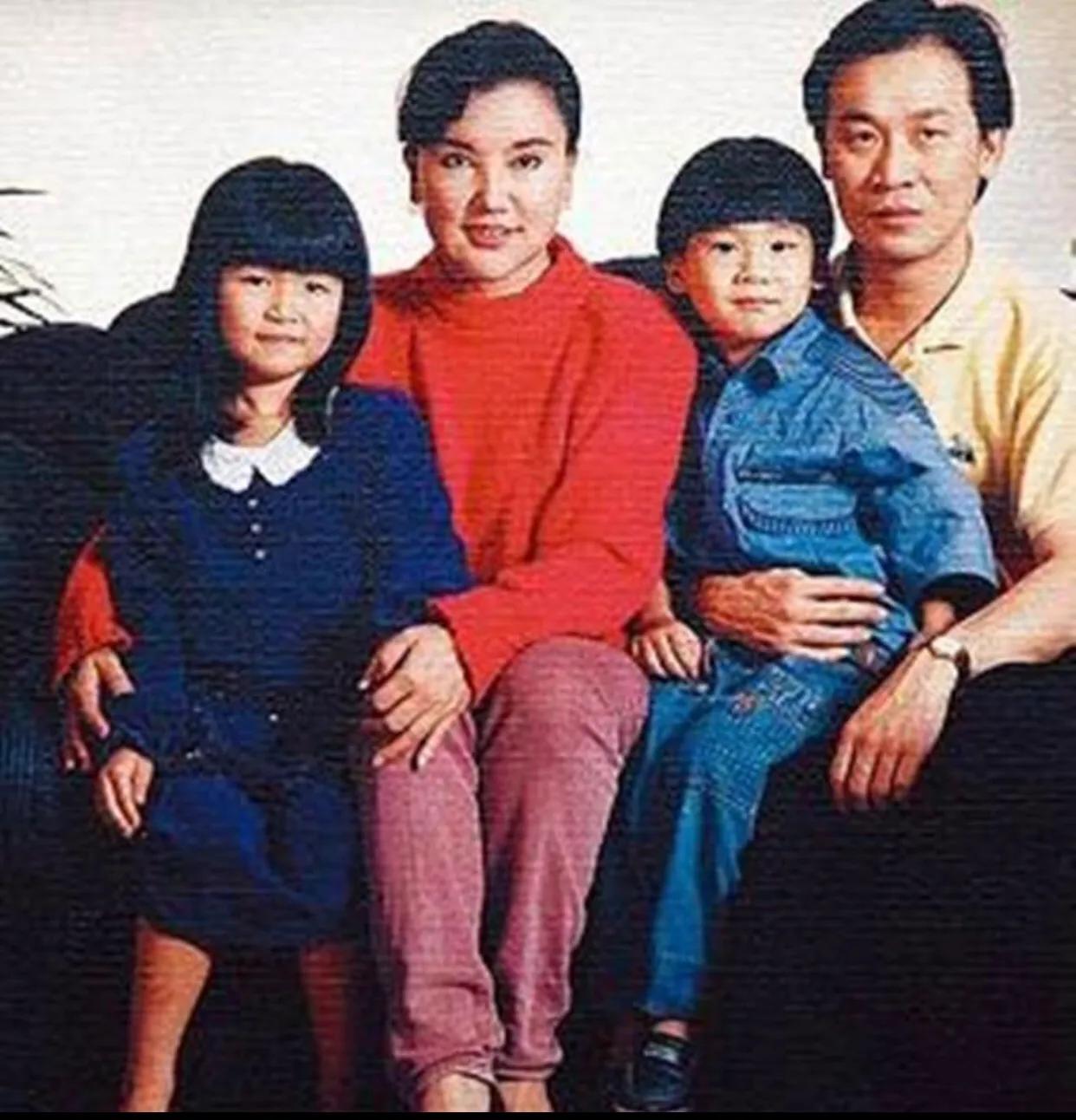 明星整容和不整容老去有什么区别,自然老去和整容明星的对比