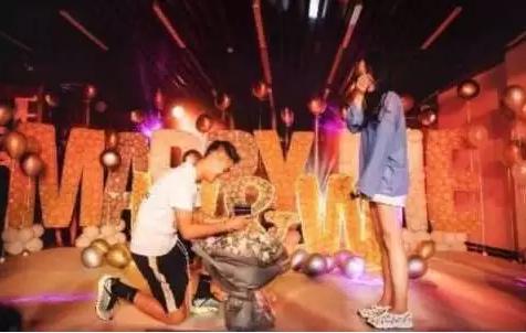 韦世豪求婚全集,韦世豪求婚