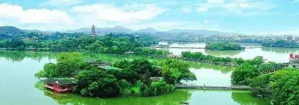 「冬来临·醉温泉」新装怡情谷主楼高级房，早晚2餐+泡38个温泉池