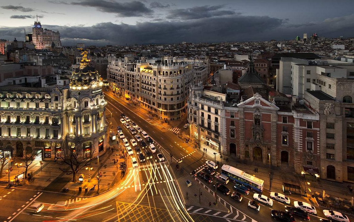 这个魅力国度不仅移民政策超级宽松，衣食住行样样都能让人满意！