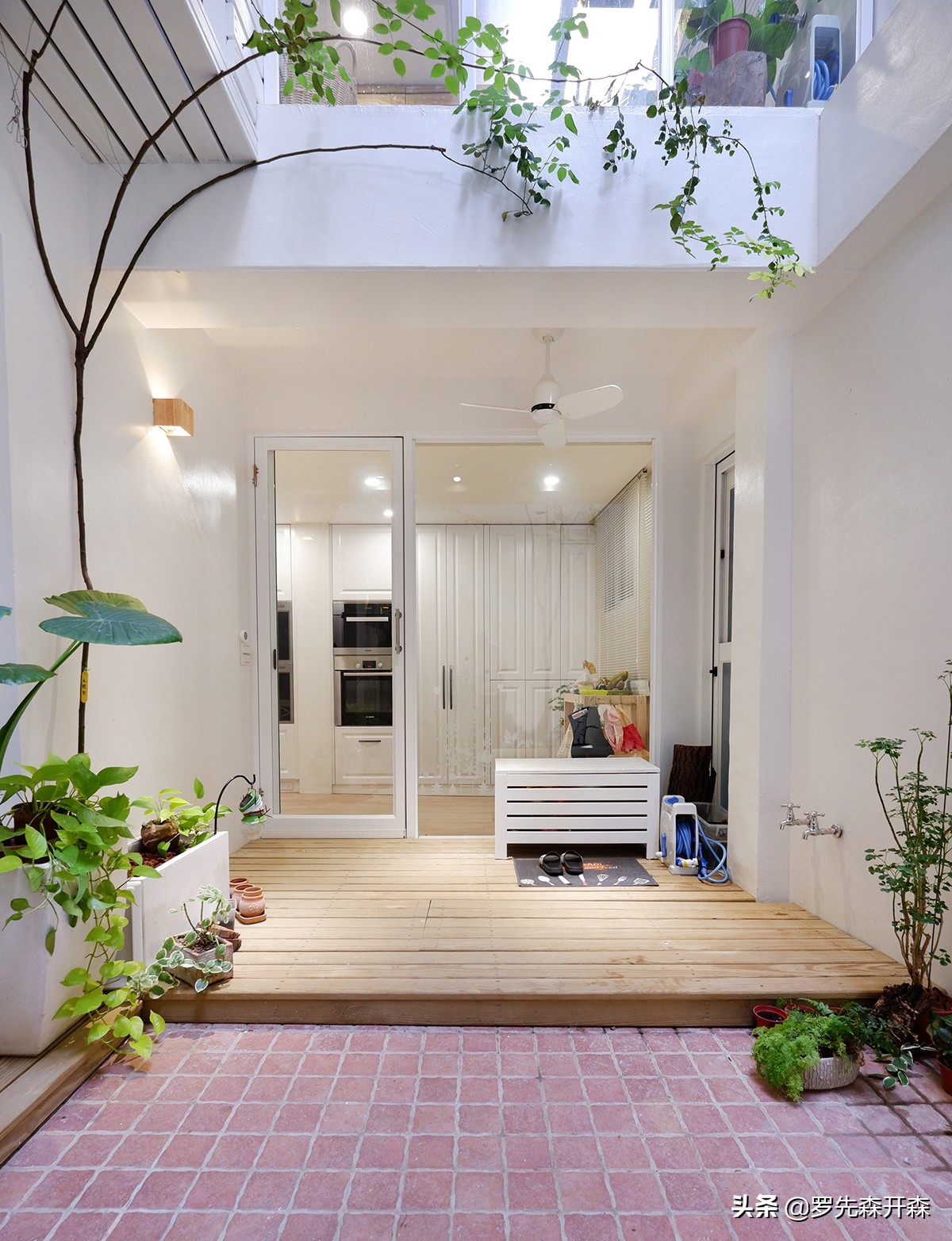 小户型天井改造庭院效果图,21米狭长房屋双天井设计