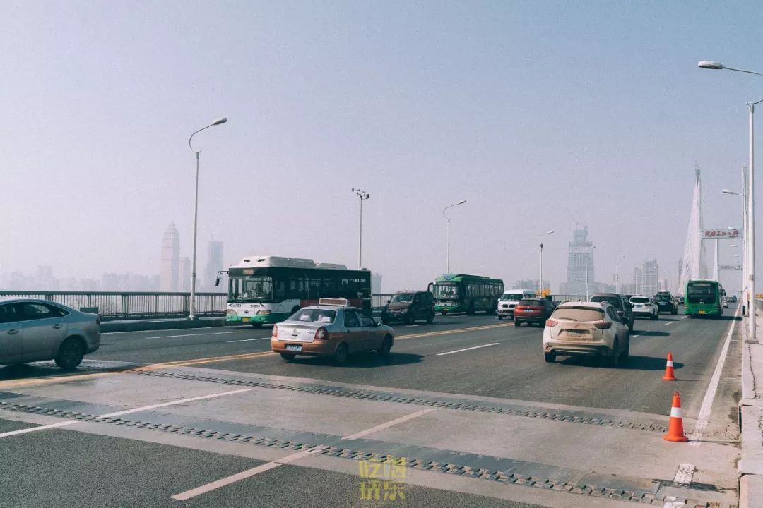 武汉的造桥水平,武汉造桥的视频