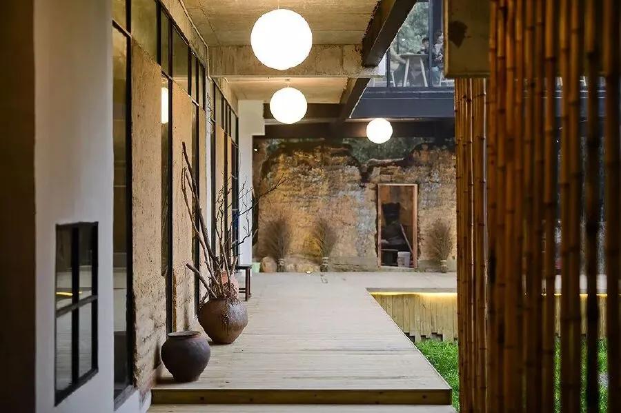 吹过「民宿」的晚风，许你一场野奢山村的美梦