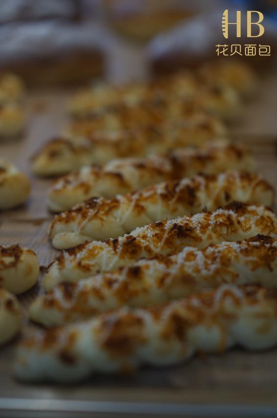上海华贝面包哪家好,探店现烤面包