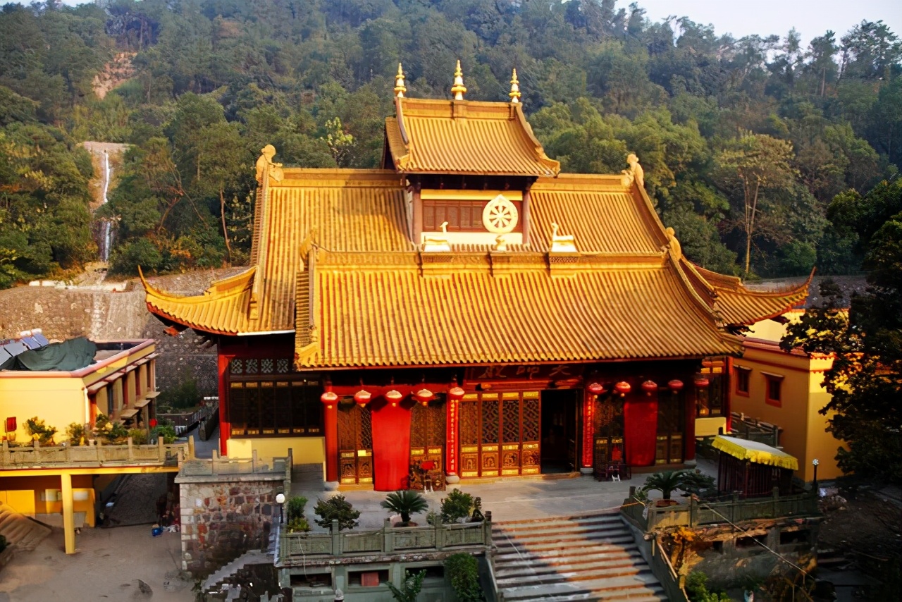 去寺庙烧香拜佛的注意事项,去上香拜佛前有什么禁忌