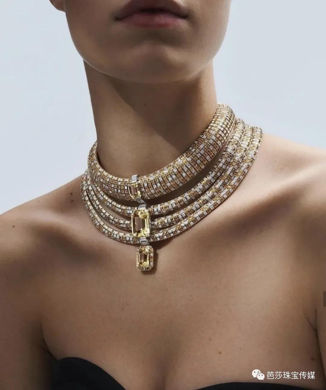 2021流行色亮丽黄太难穿？一件珠宝让你时髦一整年