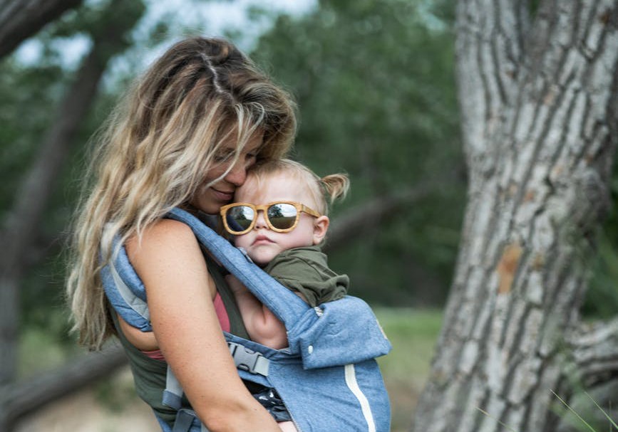 哺乳期宝妈有湿疹擦什么药最好,宝宝湿疹擦润肤乳有用吗