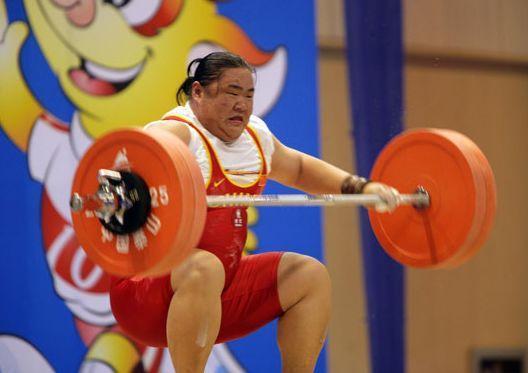 曾在奥运会上拼得耳鼻出血的姑娘再对比里皮所批的没斗志男足