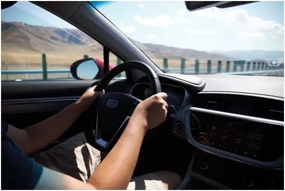 体验帝豪GSe：驾驶性标定可以秒杀一众新势力造车