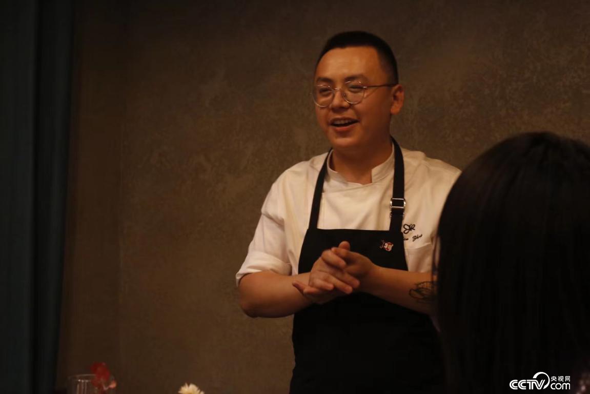 郑州遭遇特大暴雨冲走人视频,郑州曾被暴雨击中的24小时