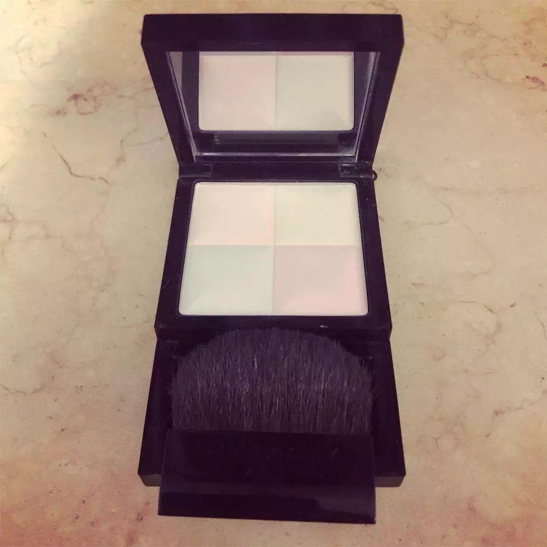 什么样的彩妆不闷痘,使脸上无痘印的彩妆