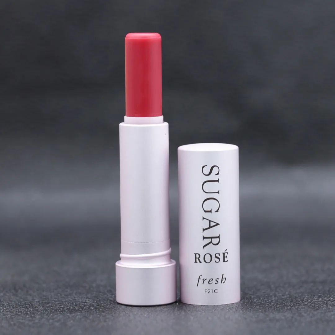 唇釉和唇膏哪个防晒效果好,唇部防晒用什么唇膏