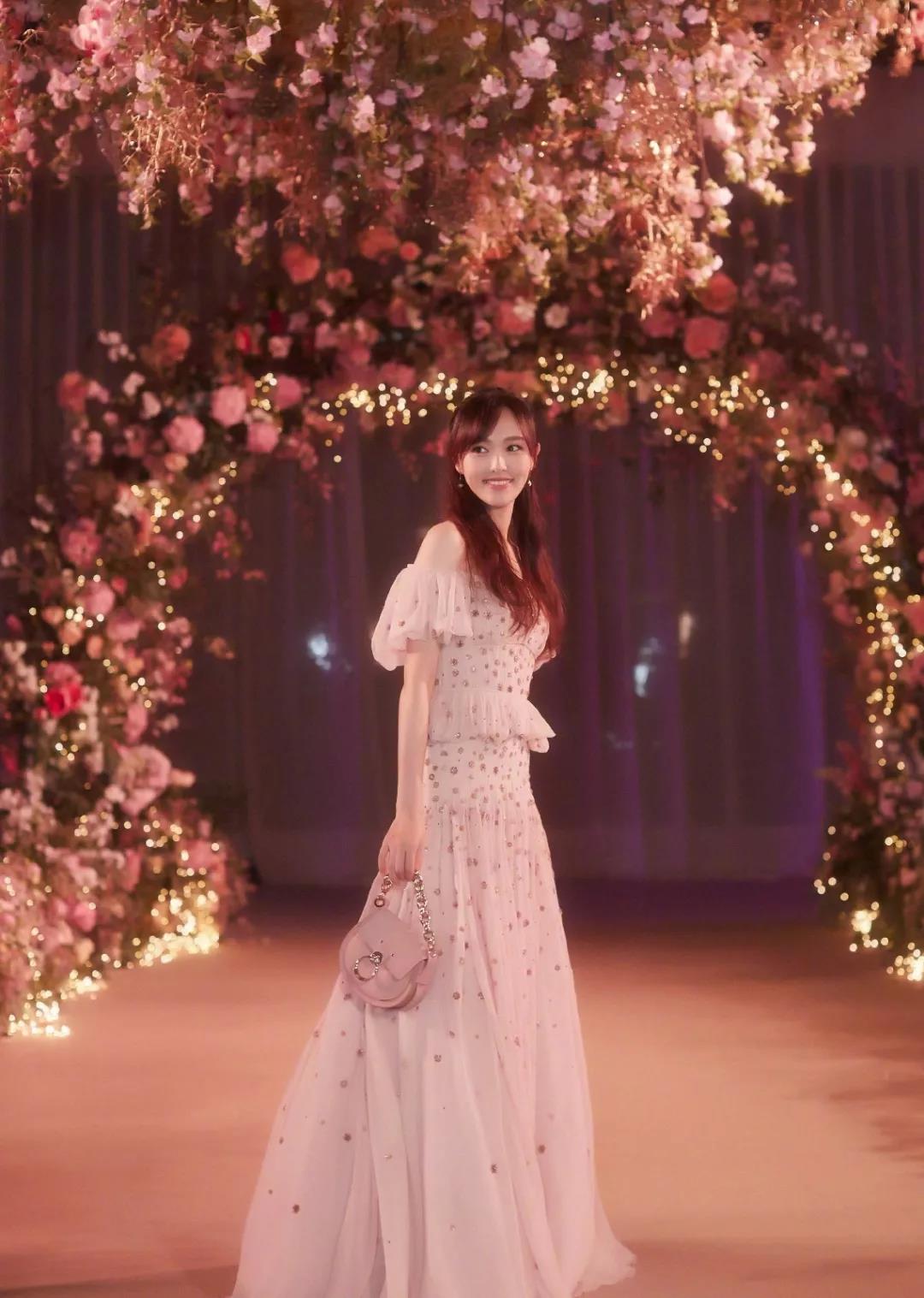 欧根纱真丝内搭,古典优雅型女人穿真丝