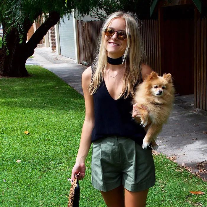 小伙给狗狗剪毛太治愈了,手残给狗剪毛