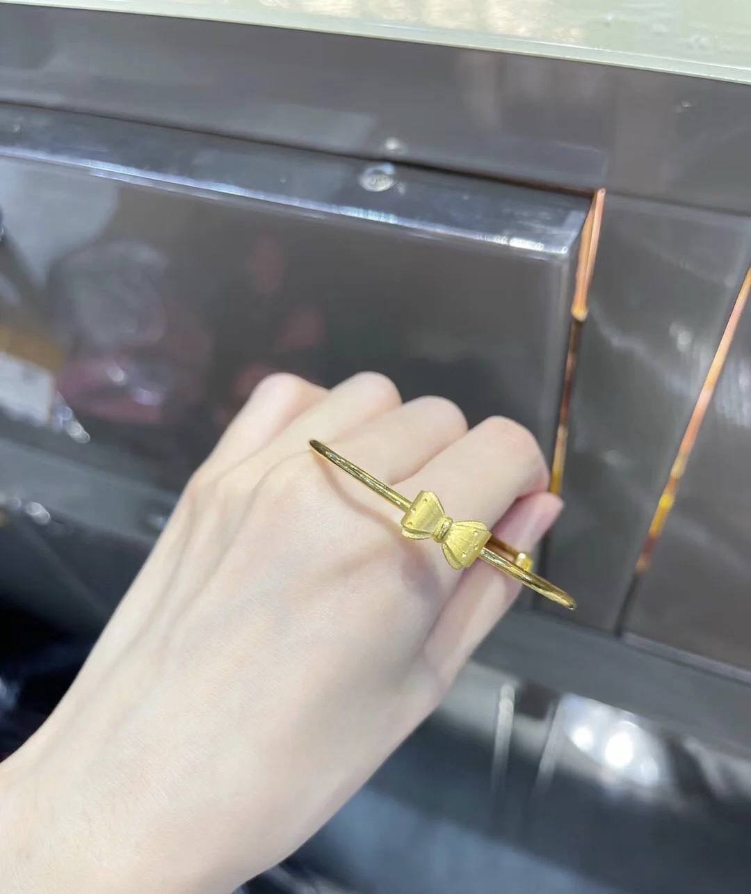 想卖掉黄金还去哪里合适,黄金手镯哪里卖掉划算