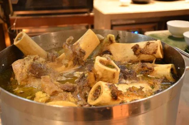 华人出力建设的地方，海鲜价是国内三分之一，20元打车能逛全城！