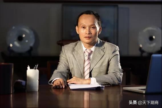 这位潮商17岁背井离乡创业,将一个小厂发展为年产值数十亿大集团