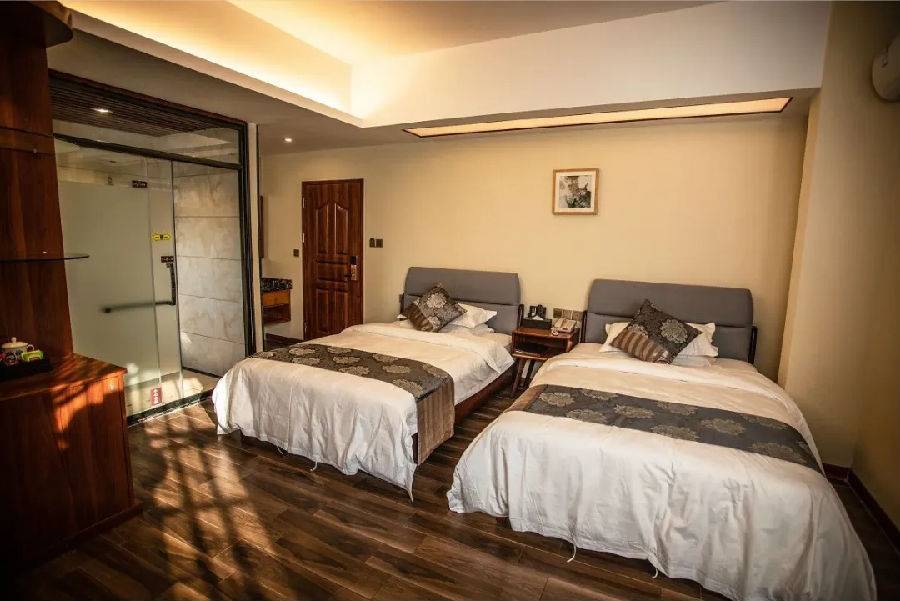 揭阳普宁盘龙湾温泉,普宁盘龙湾温泉度假村山泉水乐园