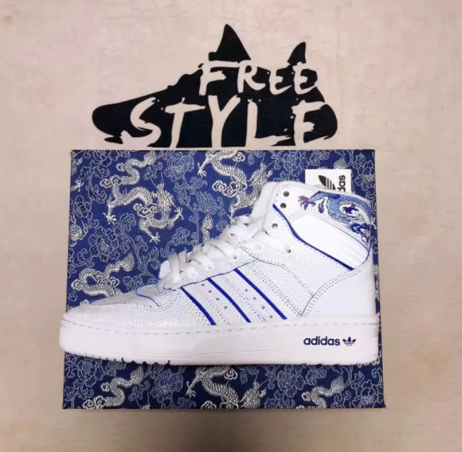 adidas阿迪达斯鞋子哪款好看,阿迪达斯新旧系列足球鞋