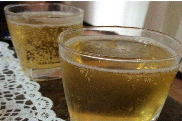 绿萝适合浇点啥水使它枝繁叶茂,绿萝浇什么水可以长得高