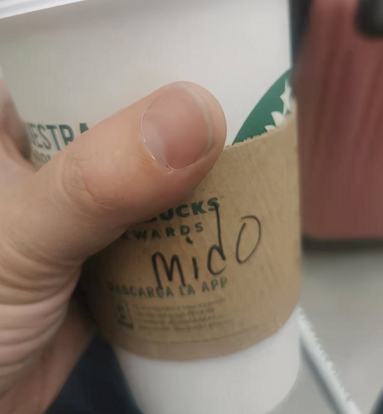 我穿着两条秋裤套牛仔外加带绒冲锋衣，来到零上29度的墨西哥