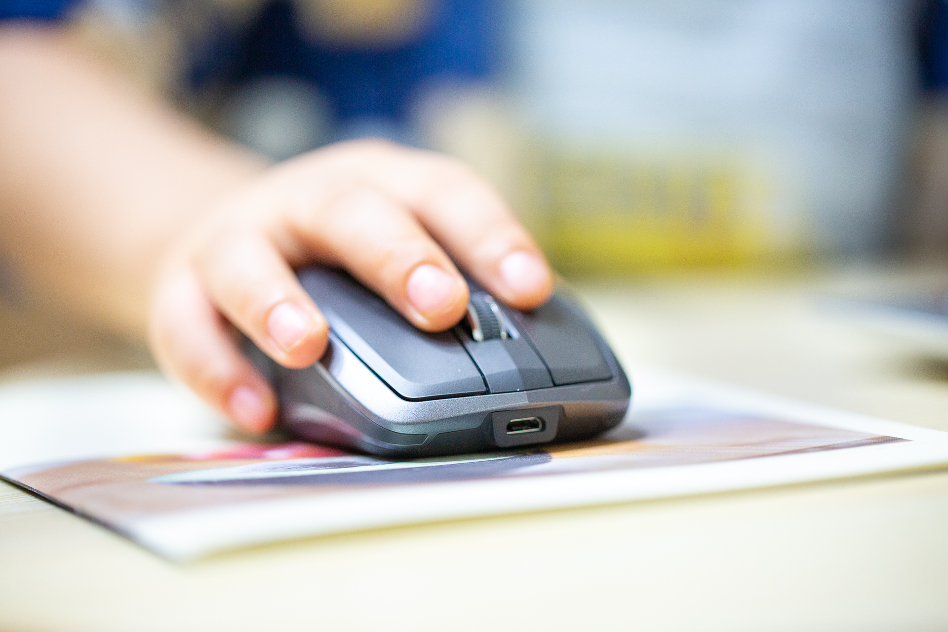 罗技mxanywhere3鼠标真实体验,罗技anywhere2s蓝牙鼠标