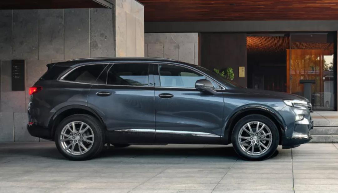 领克09对比汉兰达第三排空间,领克09卖不动怎么不降价