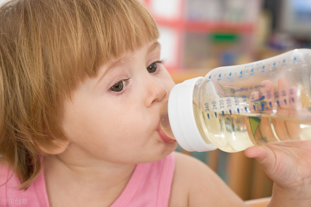 喝水太多对肾好不好,喝水太多会不会损伤肾功能