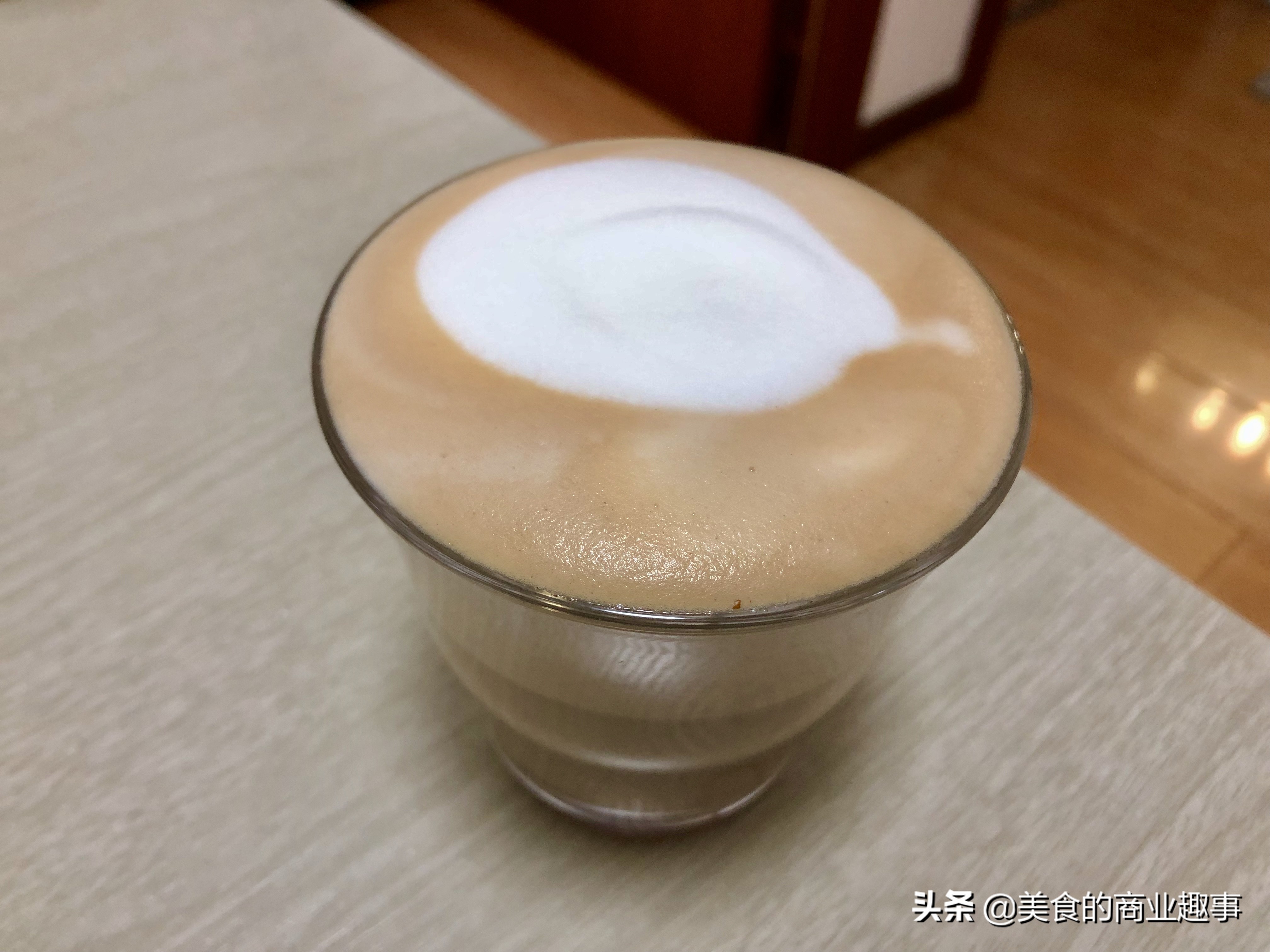 宅家办公,没咖啡机也能喝到一杯奶泡丰富的拿铁丨真实测评
