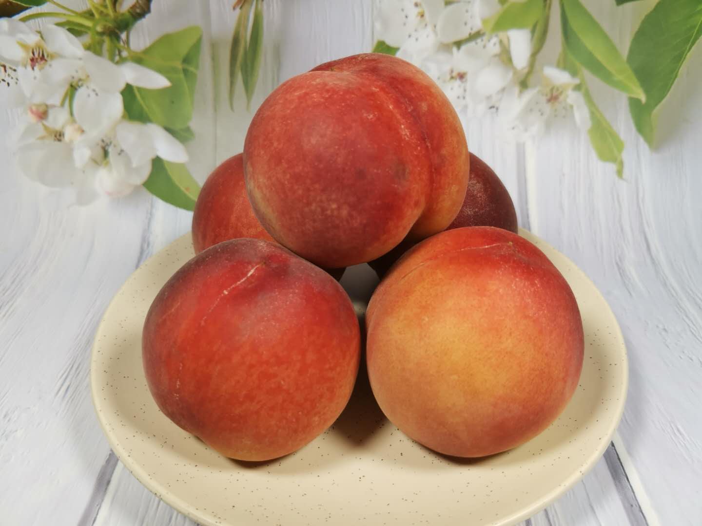 夏天吃桃子有什么好处,夏天又是吃各种桃子的好季节