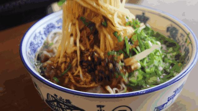 武汉美食牛肉面20块一碗,武汉好吃的老碗面