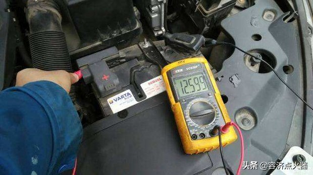 电瓶正负极连接能打火吗,电瓶不能直接测电阻吗