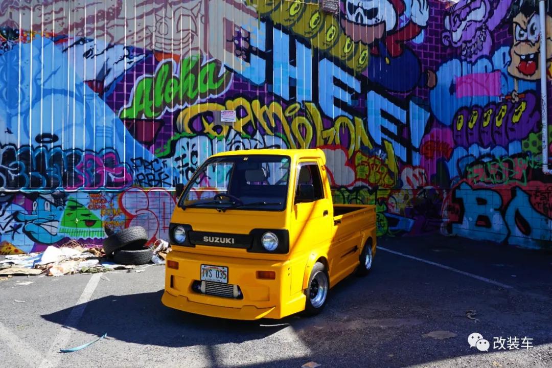 中置四驱五速手动的双门超跑,今晚我在秋名山等你