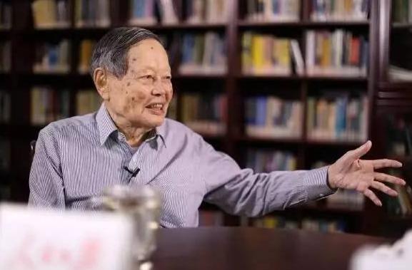 杨振宁在物理界的地位有多高,杨振宁是伟大的吗