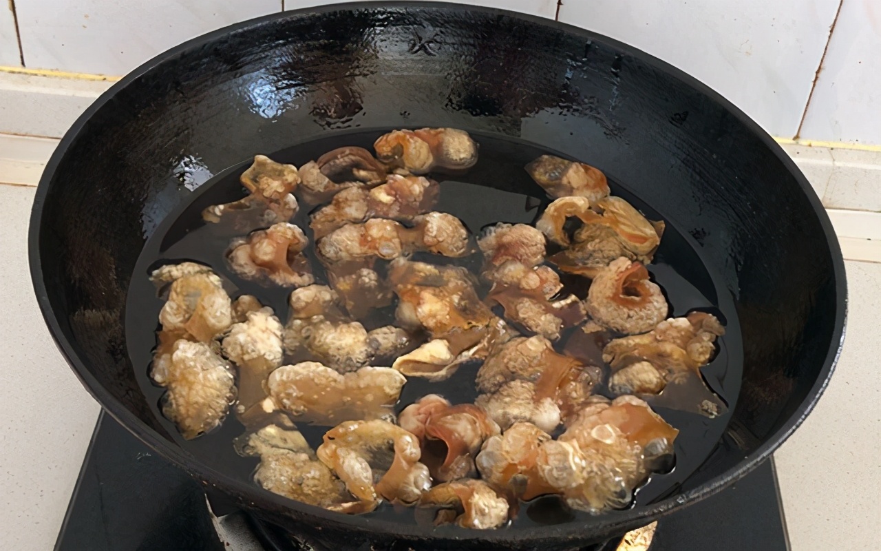 剔除瘦肉的猪皮怎么吃,剔下来的猪皮怎么烧不卷