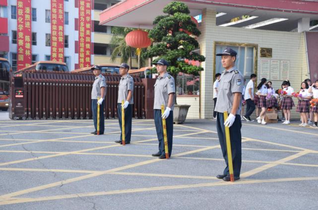 一袭盛兴红，满屏心中爱|贴心服务为盛兴学子保驾护航