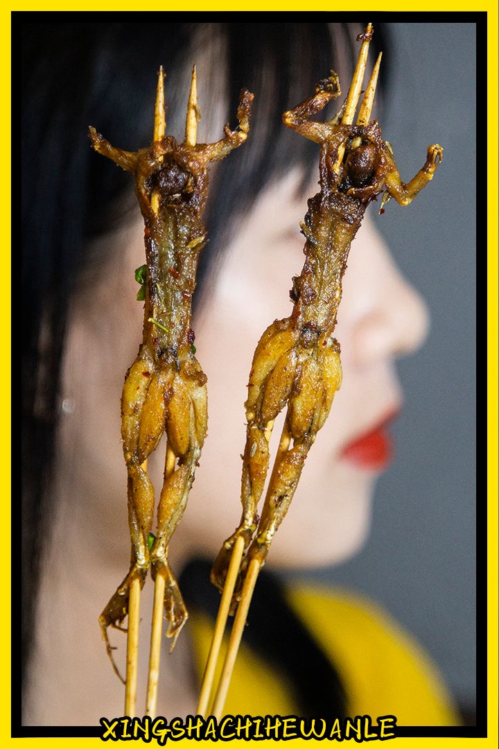 人生一串,烟火江湖!这家铁板烧烤店用串串翻起儿时回忆