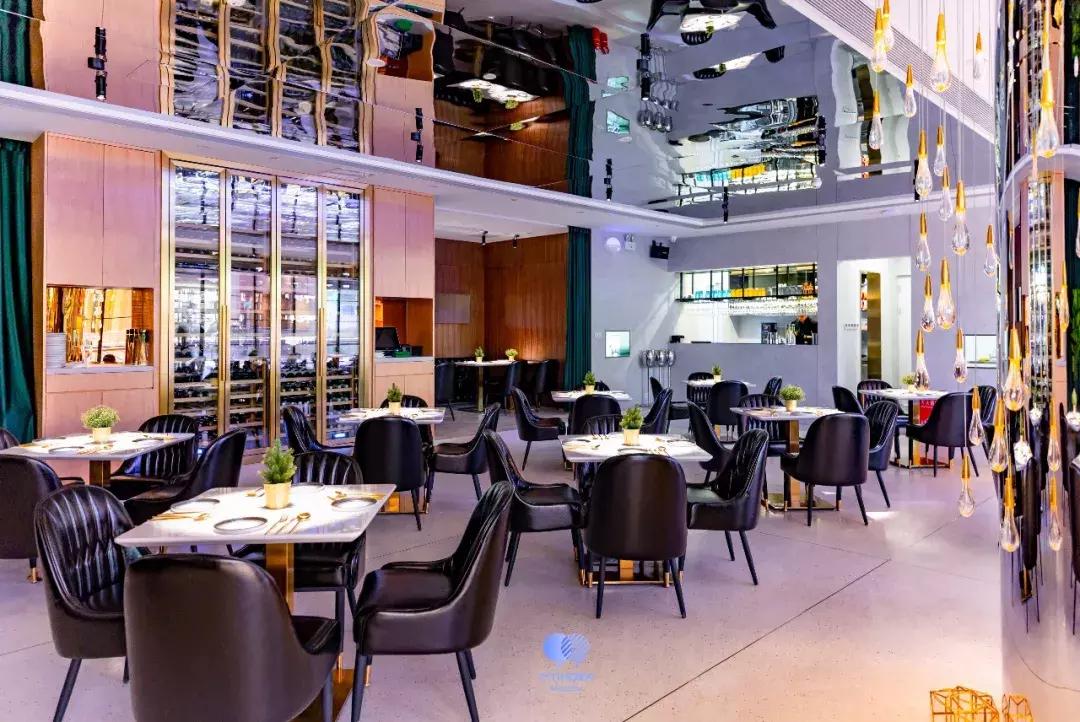 L+Mall的这家灵魂西班牙餐厅，竟要“摸黑”吃？！