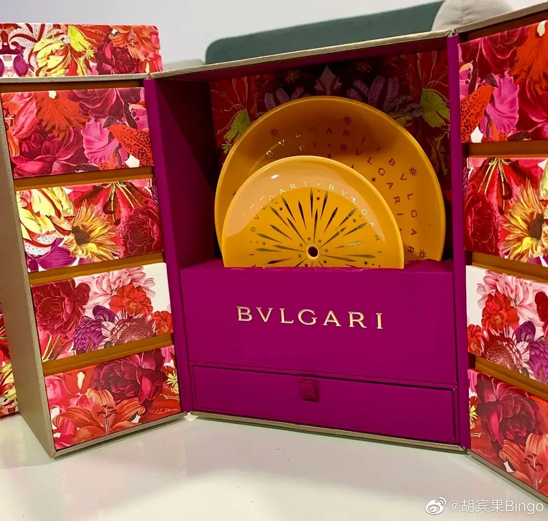 太奢侈了！LV、迪奥、爱马仕的月饼，美到不忍心吃