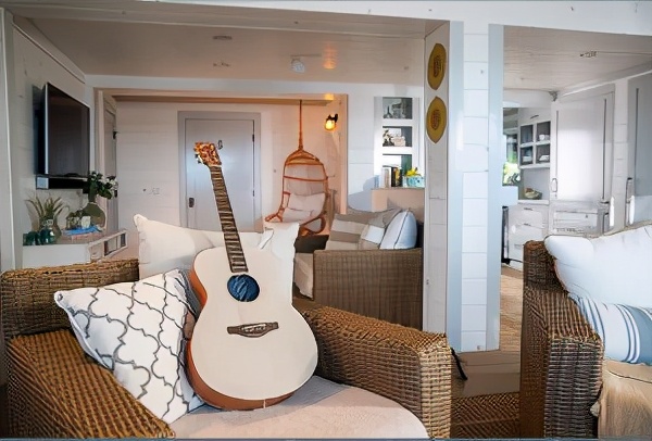 don吉他和雅马哈吉他哪个好,雅马哈可以自弹的钢琴