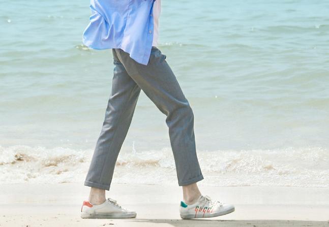 露脚踝和不露脚踝哪个显腿细,怎么穿显脚踝细