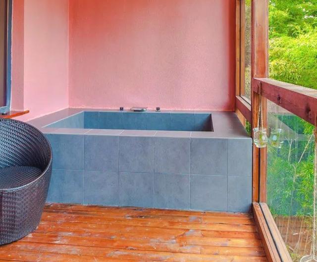 莫干山幽静住宿,莫干山恒温泳池度假酒店